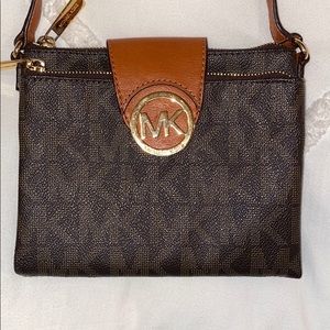 Michael Kors Fulton Snap Crossbody!